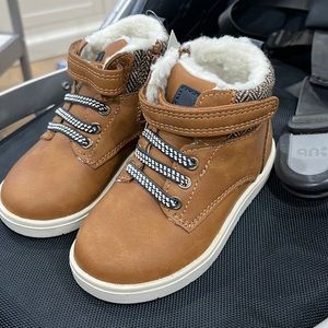 NWT Cat & Jack toddler boy lined boots - size 7